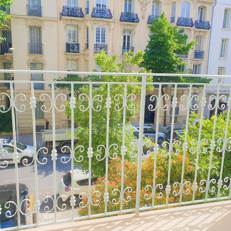 Le Duplex Proche 202 *