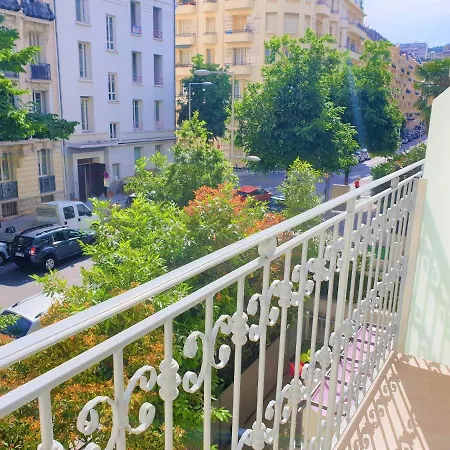 Le Duplex Proche 202 *